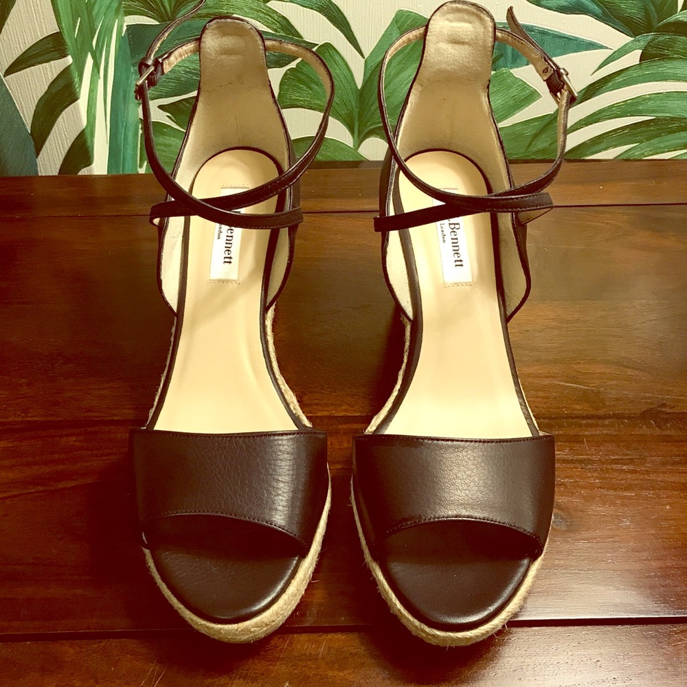 LK Bennett Size 38.5 (8 1/2) Wedge